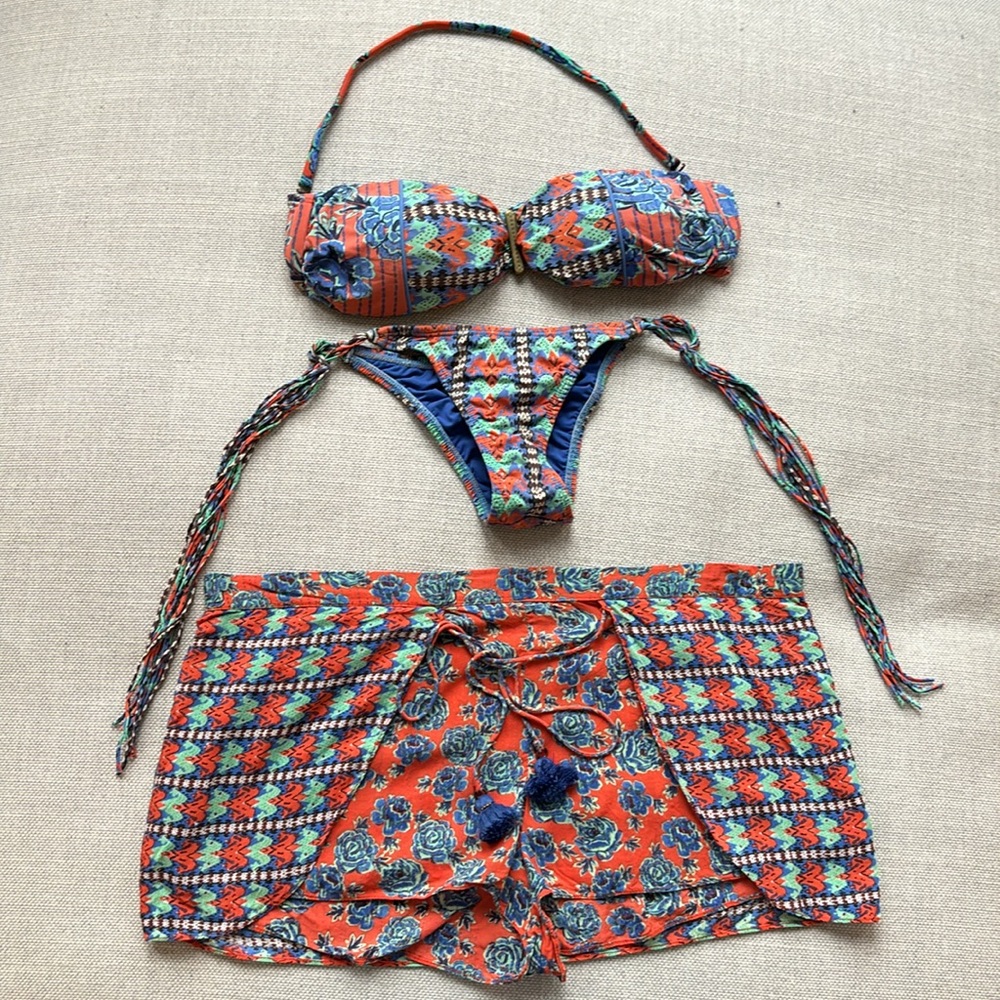 Sophia by Vix swimsuit set with shorts, size XS